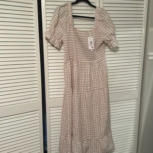 Merokeety Smocked Ginghan Tan and White Dress- NWT- Size XL